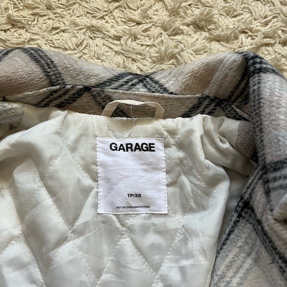 Garage Shacket - Picture 3 of 3